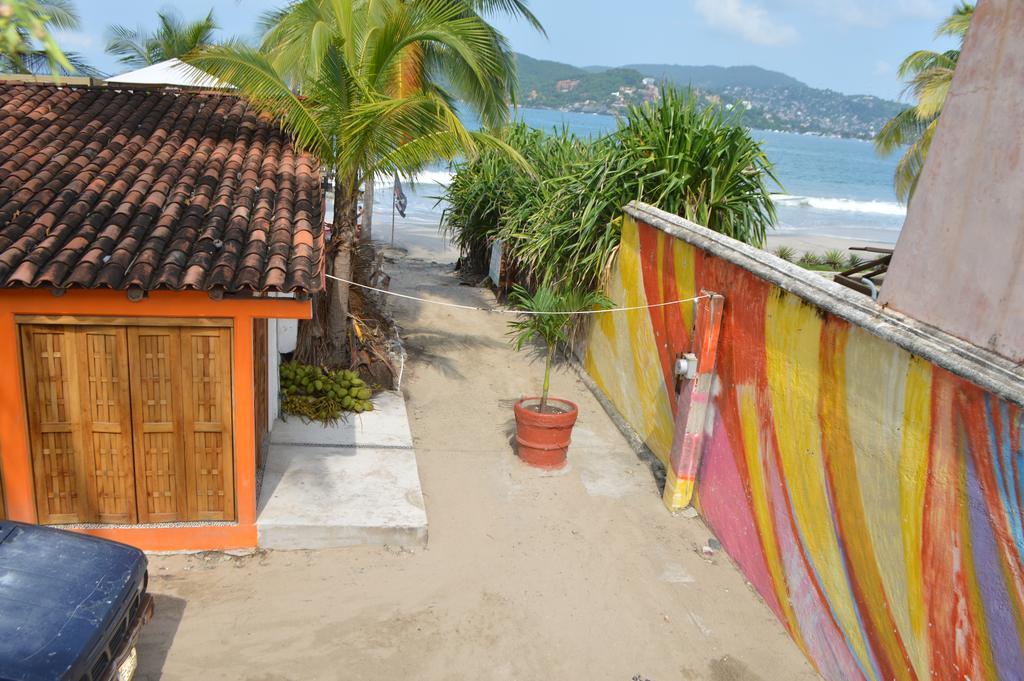 SUITES PLAYA LA ROPA HOTEL EL PIRATA ZIHUATANEJO 2* (México) - desde 1712  MXN | BOOKED